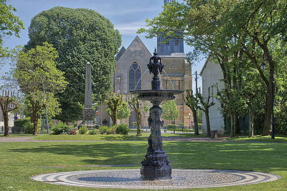 Fontaine jardin Linet - La Porte du Der